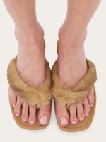 Ferragamo Thong sandal with fur detail - Image 5